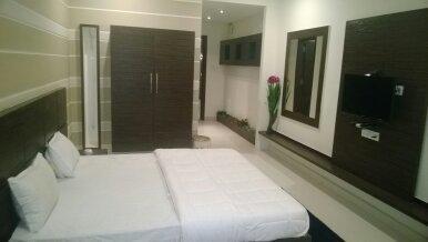 Meghdoot Hotel & Resort Ujjain Phòng bức ảnh